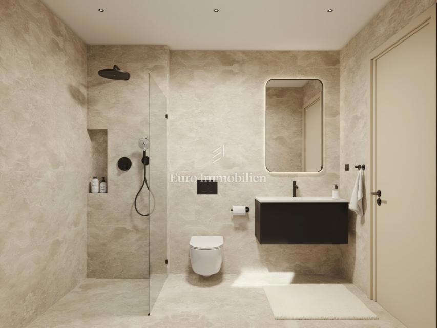 Šilo - vila z ogrevanim bazenom, 200 m od morja