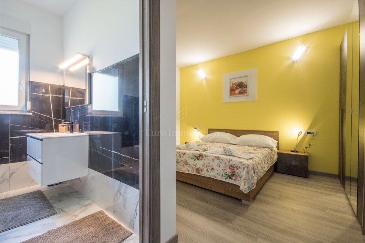 Moderna vila z bazenom