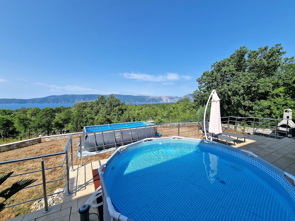 Apartma v pritličju s pogledom na morje