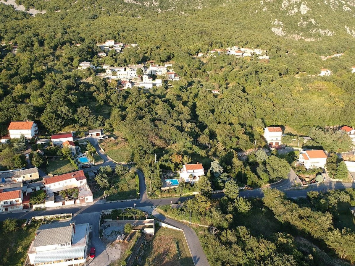 Bribir - hiša z bazenom in pogledom na morje