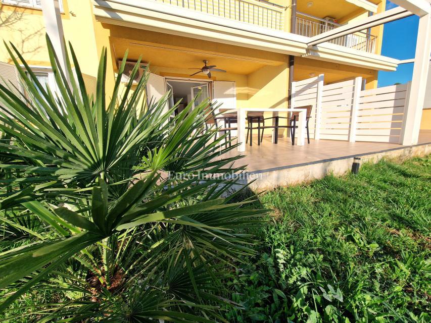 Apartma v pritličju s pogledom na morje - zaliv Soline