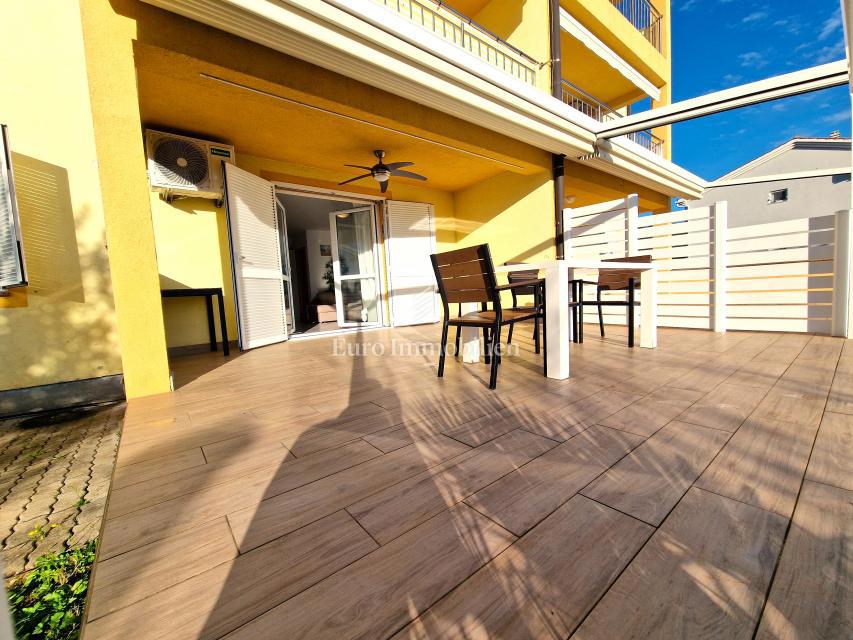 Apartma v pritličju s pogledom na morje - zaliv Soline