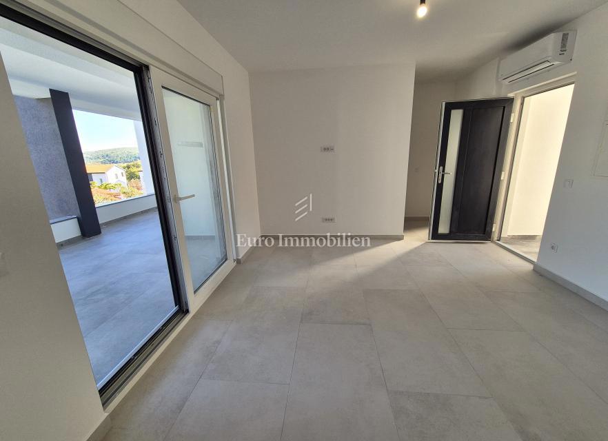 Novogradnja, apartma s čudovitim pogledom na morje -  zaliv Soline 