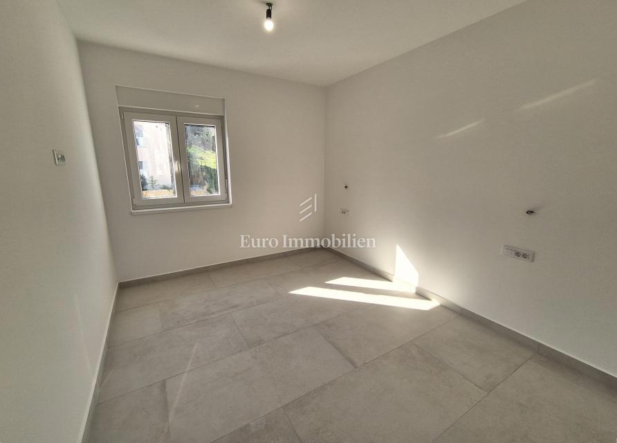 Novogradnja, apartma s čudovitim pogledom na morje -  zaliv Soline 