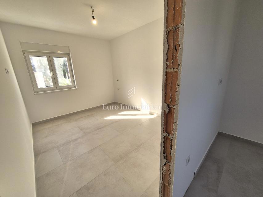 Novogradnja, apartma s čudovitim pogledom na morje -  zaliv Soline 