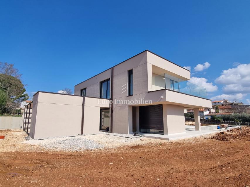 Poreč, novogradnja - moderna vila z bazenom