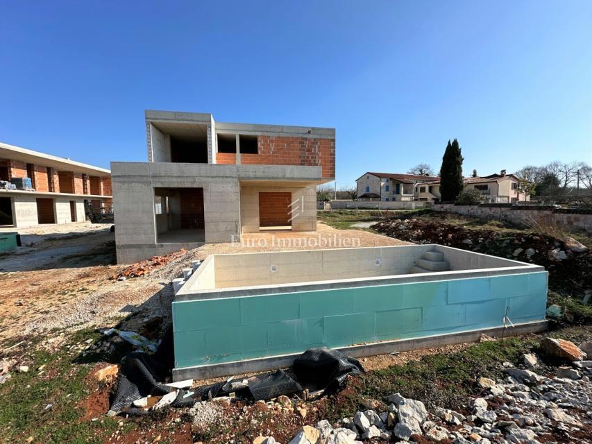 Okolica Poreča - vila z bazenom v izgradnji