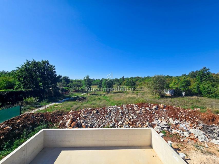 Okolica Poreča - vila z bazenom v izgradnji