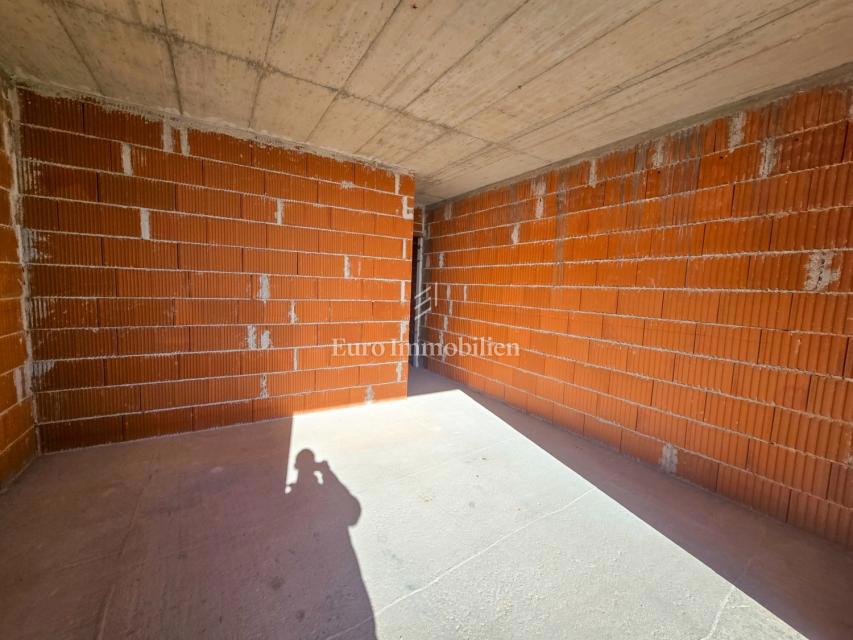 Okolica Poreča - vila z bazenom v izgradnji