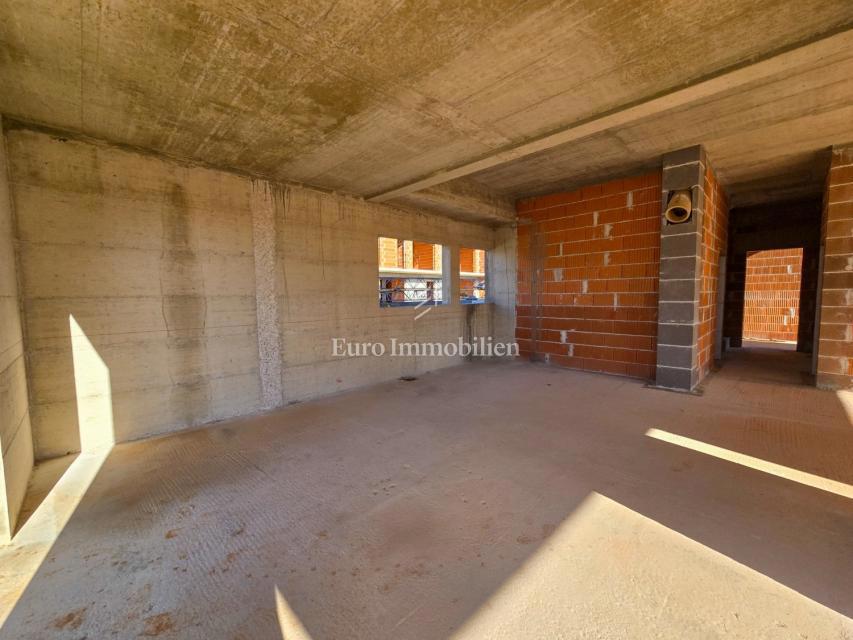 Okolica Poreča - vila z bazenom v izgradnji