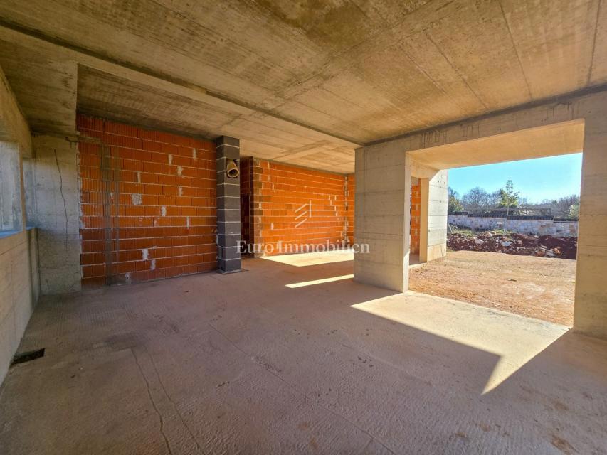 Okolica Poreča - vila z bazenom v izgradnji