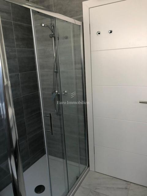 Opremljen apartma v prvi vrsti do morja - Vir