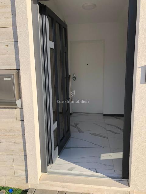 Opremljen apartma v prvi vrsti do morja - Vir