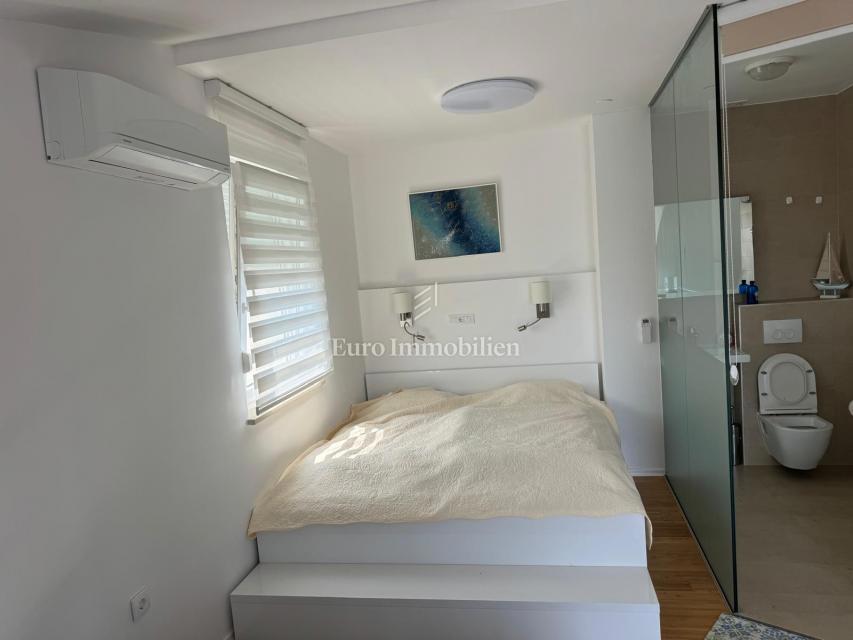 Povljana, Pag - apartma prva vrsta do morja