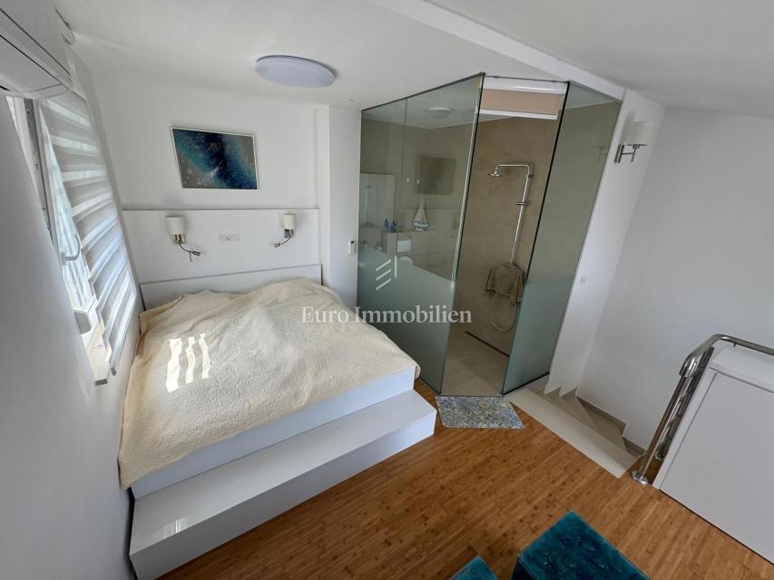 Povljana, Pag - apartma prva vrsta do morja