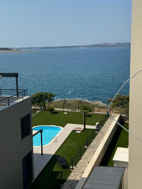 Povljana, Pag - apartma prva vrsta do morja