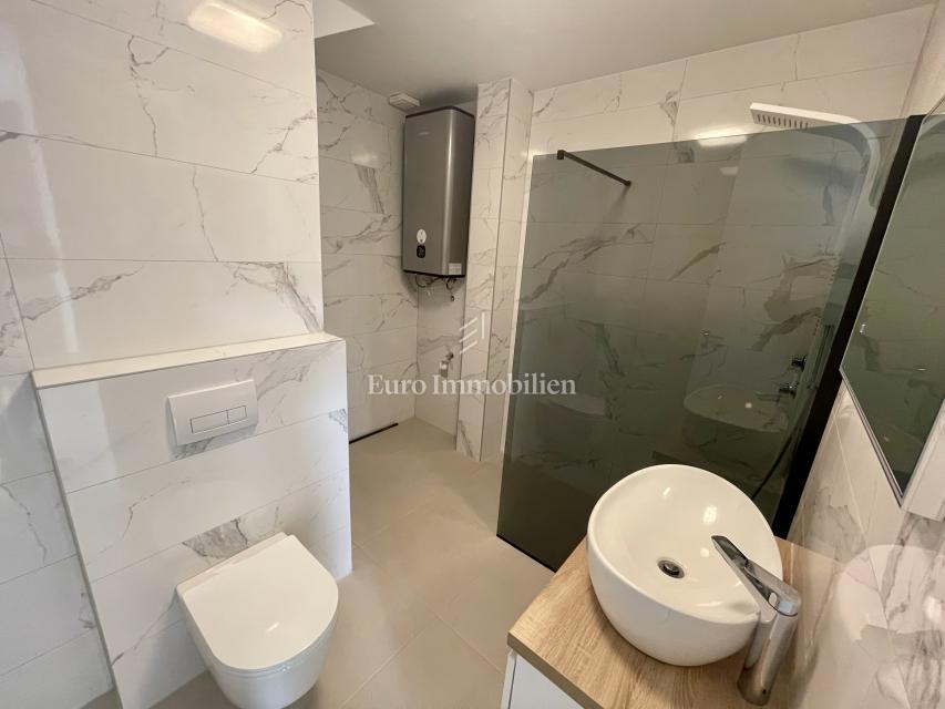 Moderni apartma z vrtom, novogradnja na otoku Krku