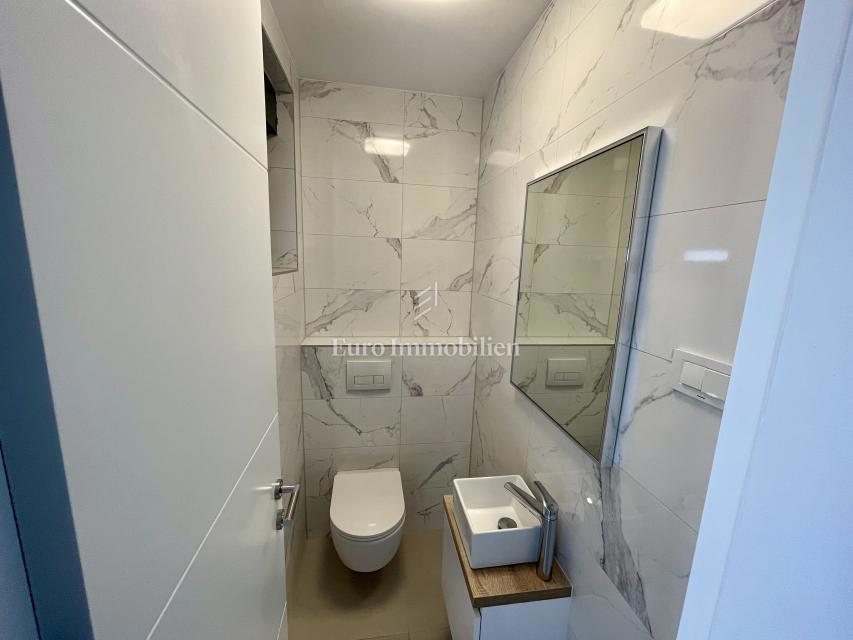 Moderni apartma z vrtom, novogradnja na otoku Krku