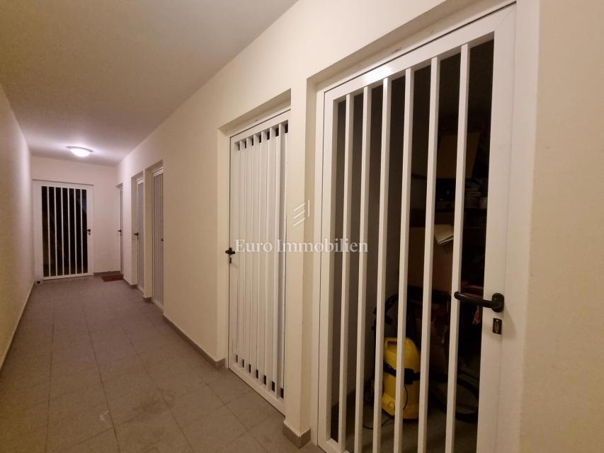 EKSKLUZIVNA LOKACIJA! Apartma 130 m od morja