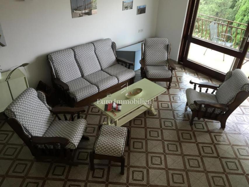 Dramalj - stanovanje 100 m2 z dvoriščem