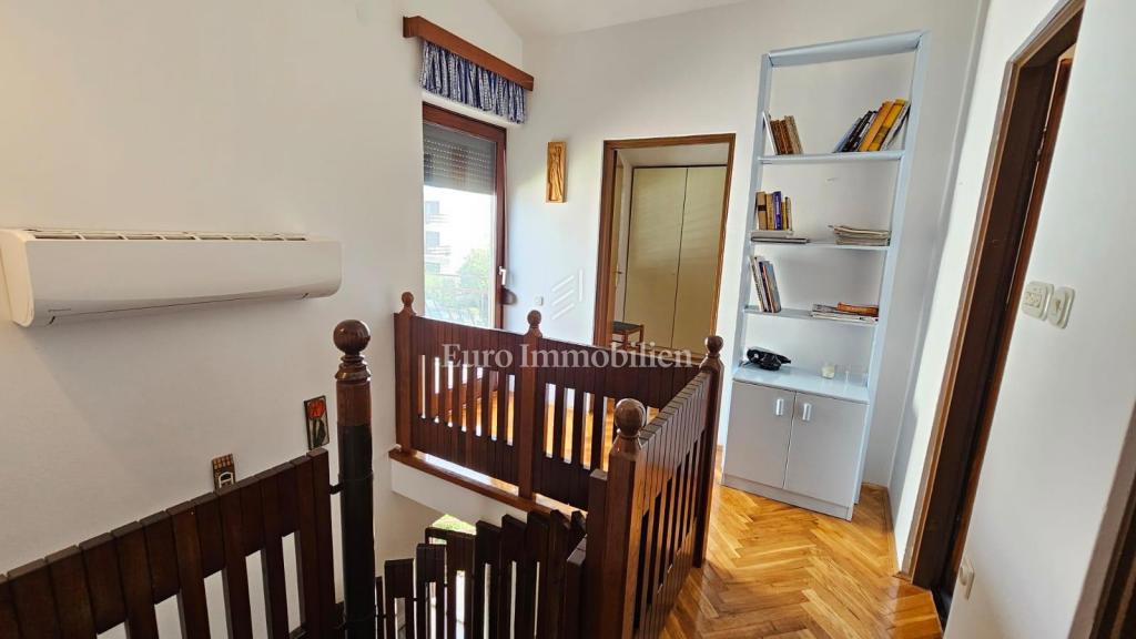 Dramalj - stanovanje 100 m2 z dvoriščem