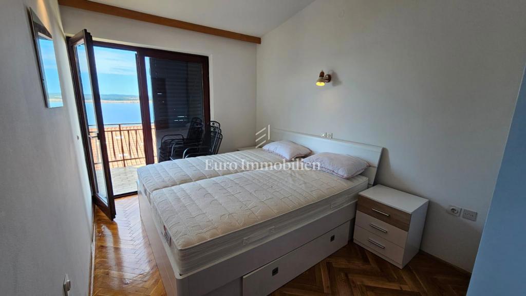 Dramalj - stanovanje 100 m2 z dvoriščem