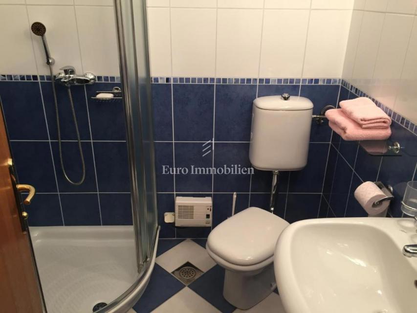 Dramalj - stanovanje 100 m2 z dvoriščem
