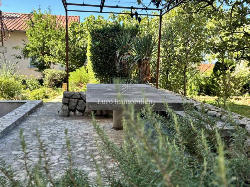 Dramalj - stanovanje 100 m2 z dvoriščem