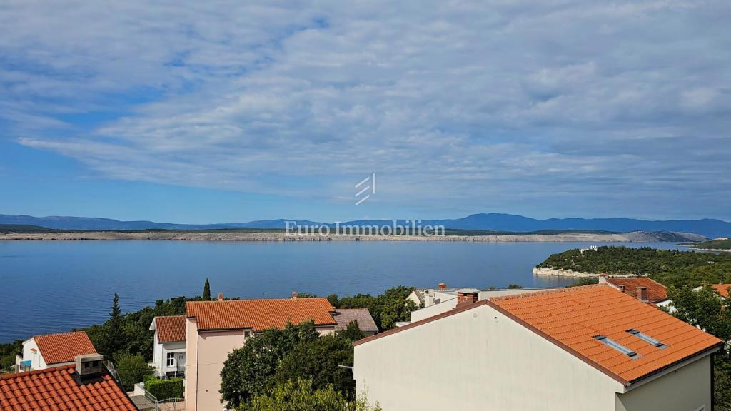 Dramalj - stanovanje 100 m2 z dvoriščem
