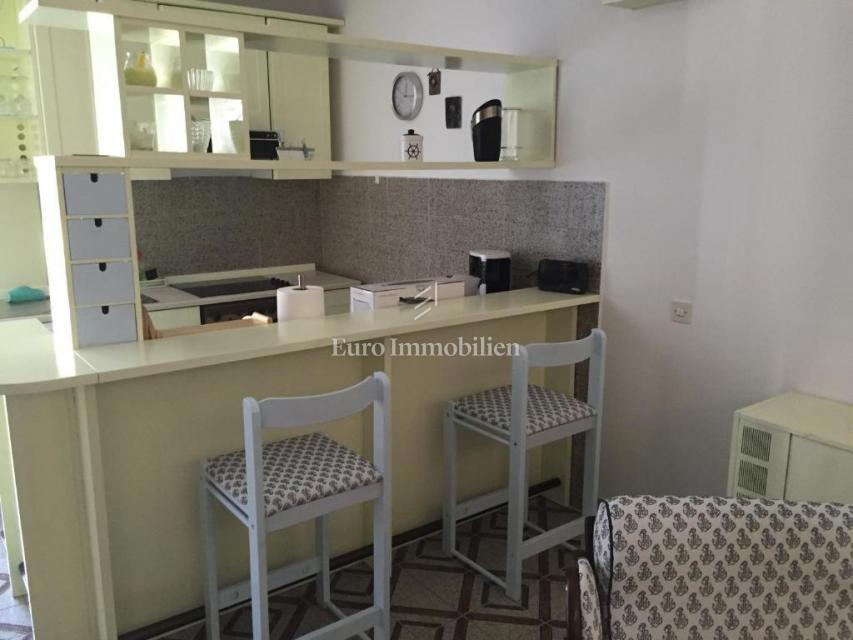 Dramalj - stanovanje 100 m2 z dvoriščem