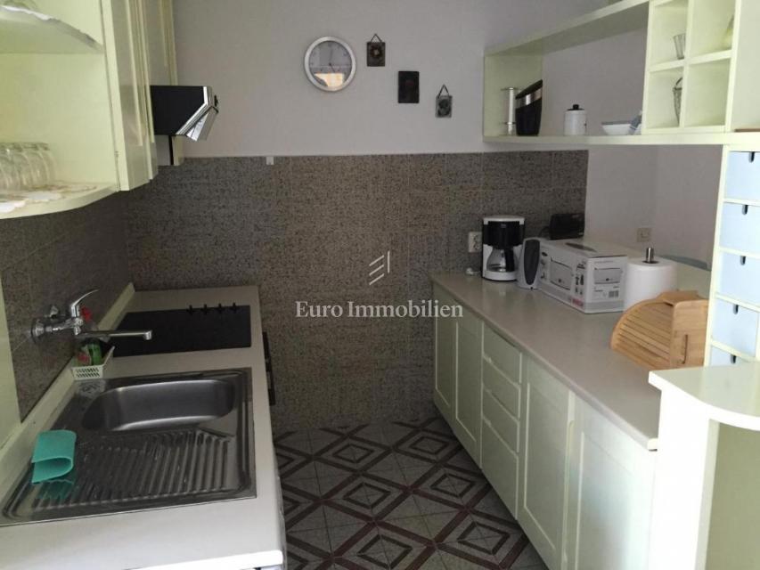 Dramalj - stanovanje 100 m2 z dvoriščem