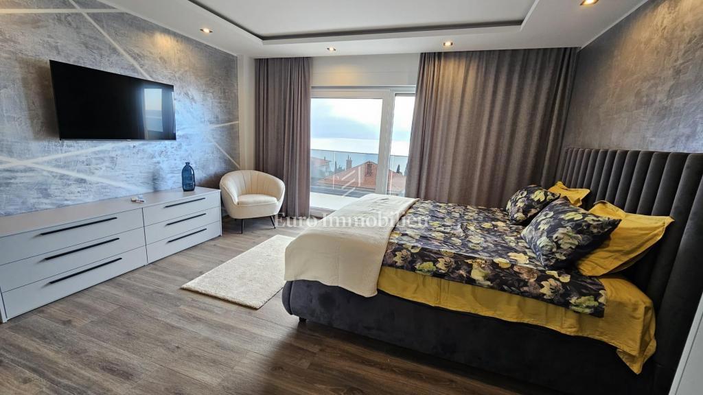 Moderna novogradnja v bližini plaže in centra mesta
