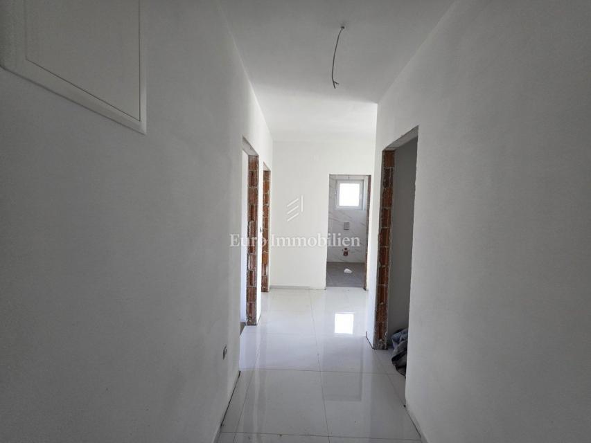 Novi Vinodolski - apartma v novogradnji, 1. nadstropje