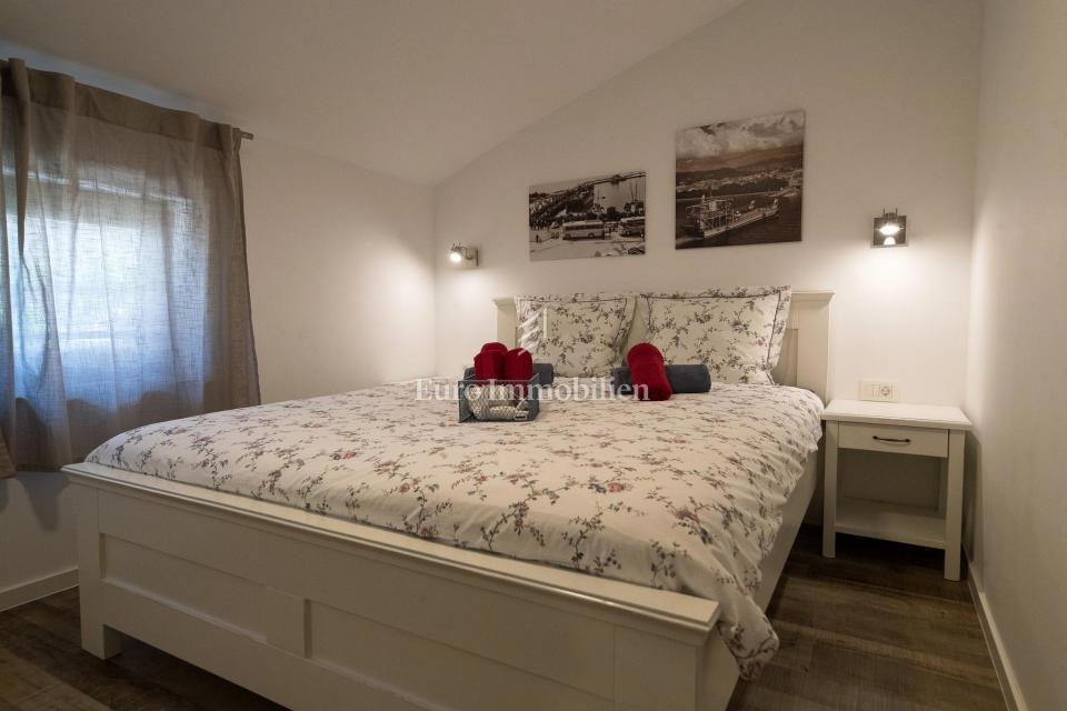 Crni mol apartma 50m od morja