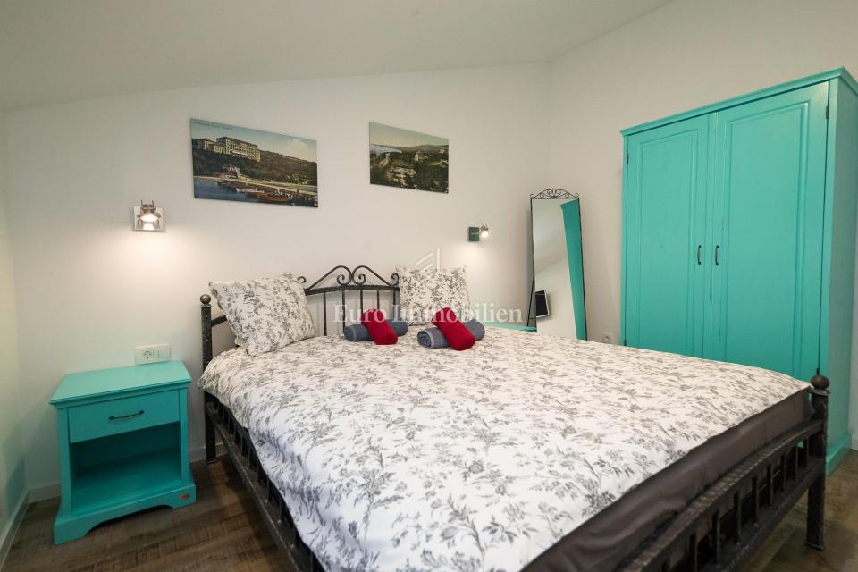 Crni mol apartma 50m od morja