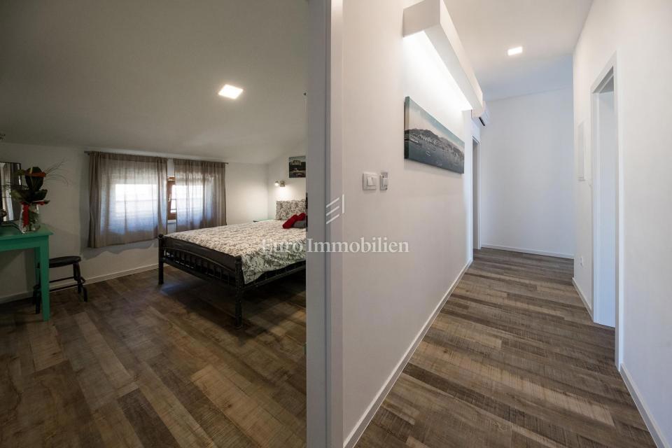 Crni mol apartma 50m od morja