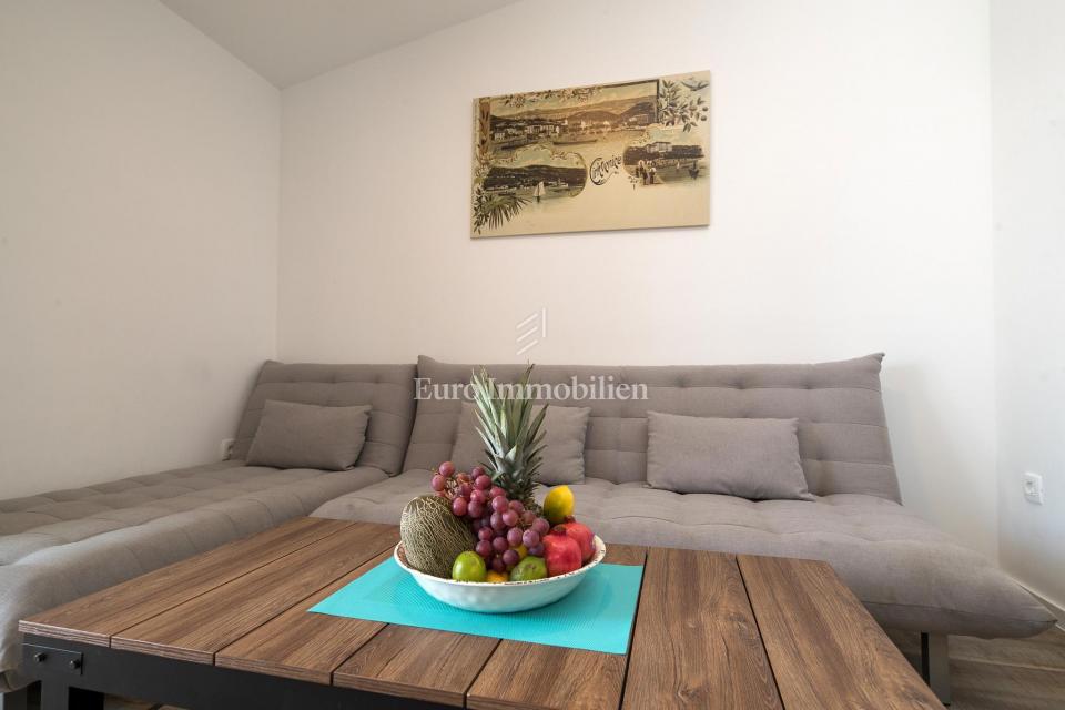 Crni mol apartma 50m od morja