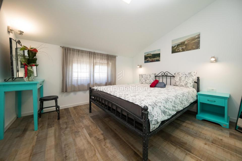 Crni mol apartma 50m od morja