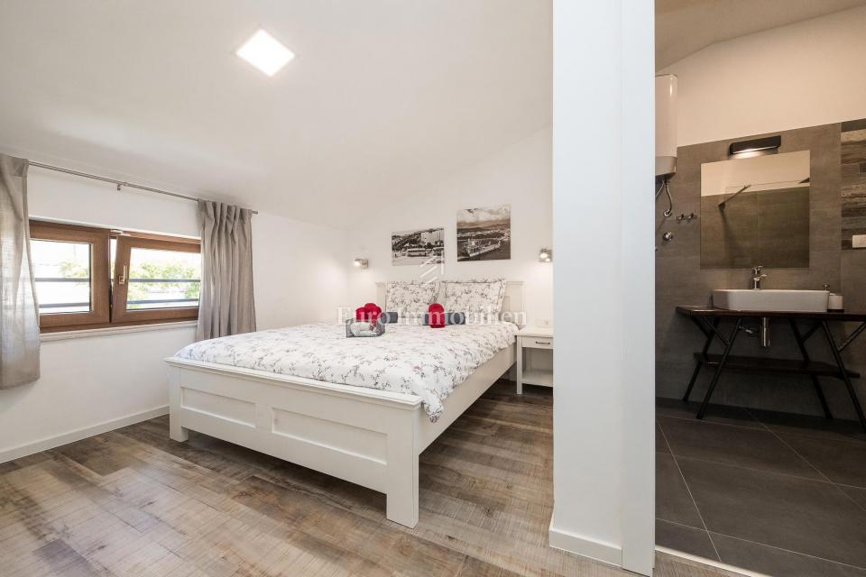 Crni mol apartma 50m od morja