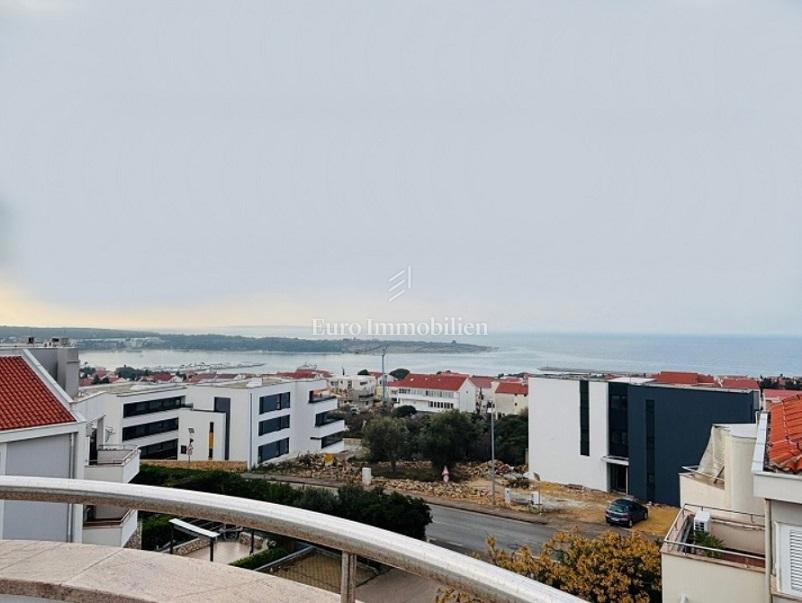 Novalja - dvoetažni apartma s pogledom na morje