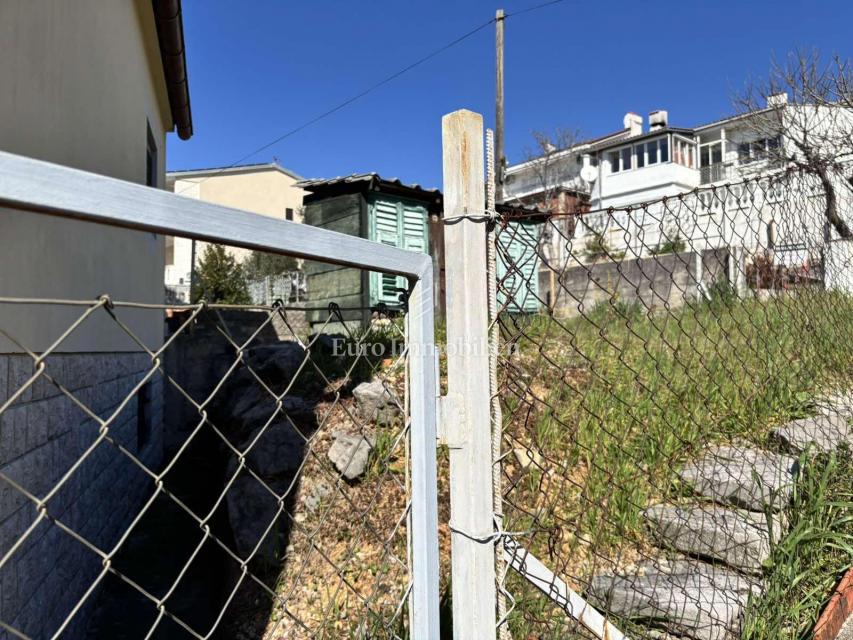 Crikvenica – hiša s pogledom na morje in velikim vrtom
