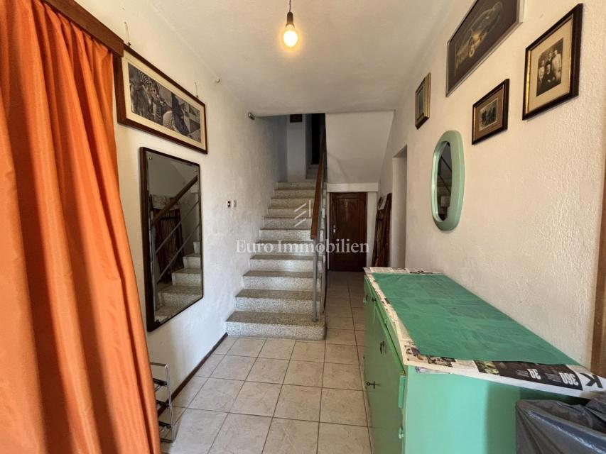 Crikvenica – hiša s pogledom na morje in velikim vrtom