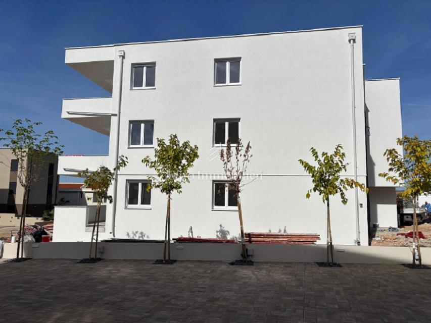 Novalja - stanovanje v novi stavbi s pogledom na morje