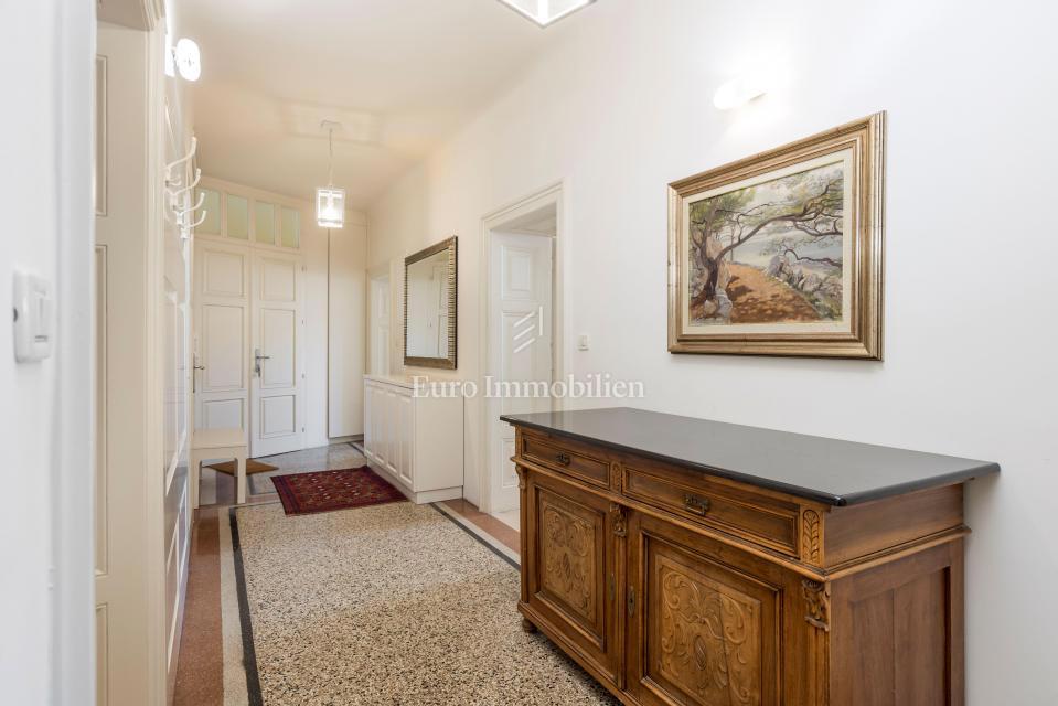 Opatija - prenovljeno stanovanje v stari vili