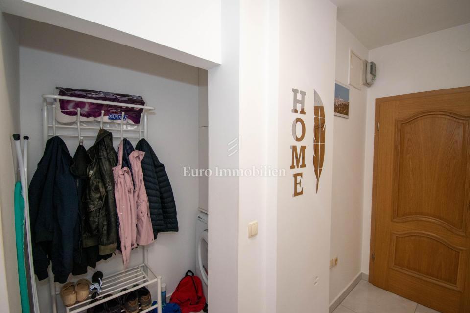 Crikvenica - prenovljen apartma v prvem nadstropju