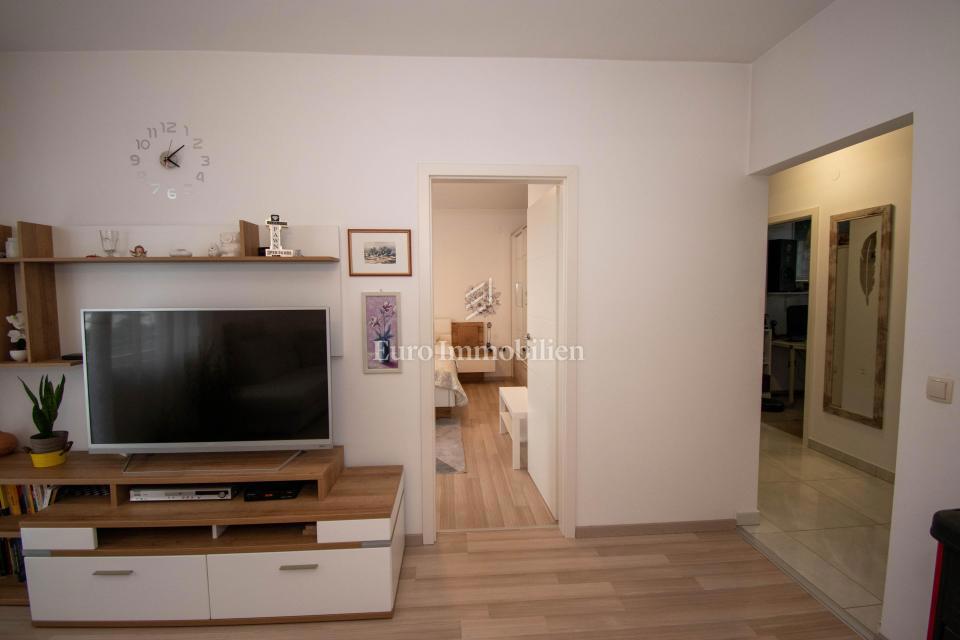 Crikvenica - prenovljen apartma v prvem nadstropju