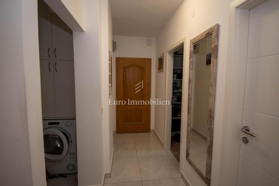 Crikvenica - prenovljen apartma v prvem nadstropju