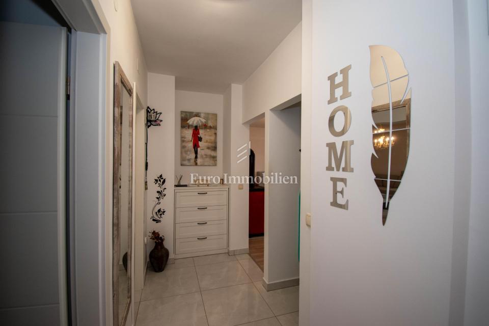 Crikvenica - prenovljen apartma v prvem nadstropju