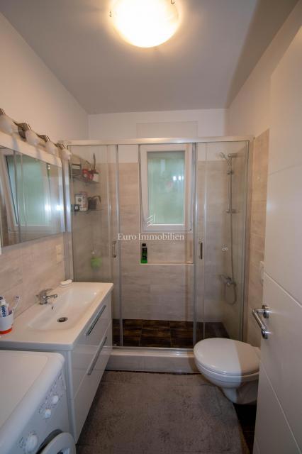 Crikvenica - prenovljen apartma v prvem nadstropju