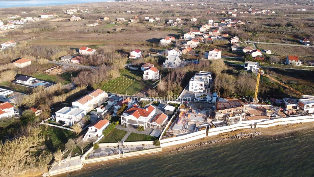 Privlaka - apartmaji z vrtom, novogradnja